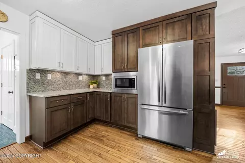 Kitchen - 11940 Circle Dr, Anchorage, AK 99507 photo 5 of 9