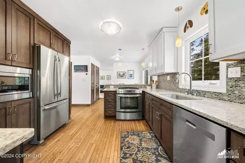 Kitchen - 11940 Circle Dr, Anchorage, AK 99507 photo 6 of 9