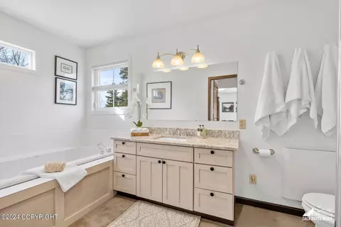 Bath - 11940 Circle Dr, Anchorage, AK 99507 photo 3 of 7