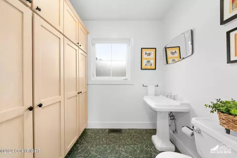 Bath - 11940 Circle Dr, Anchorage, AK 99507 photo 2 of 7