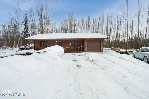 1201 N Clinton Cir, Wasilla, AK 99654