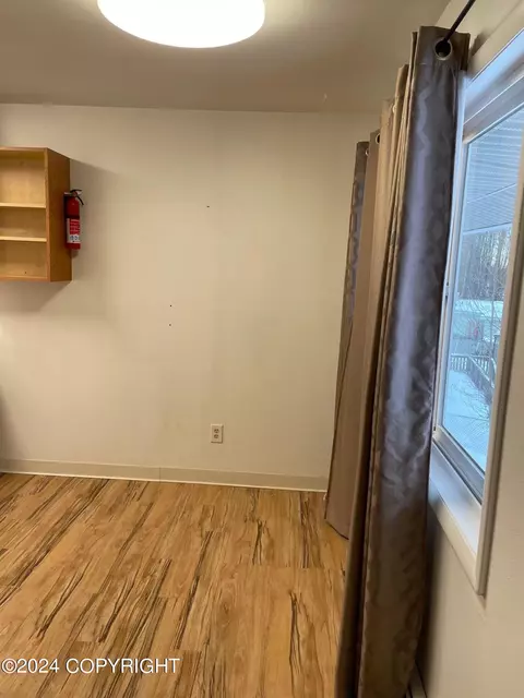 8530 Kluane Ave, Anchorage, AK 99504 photo 3
