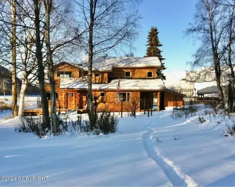 65015 3rd St, Hope, AK 99605