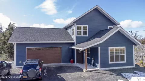 84 Sunrise Ln, Ketchikan, AK 99901