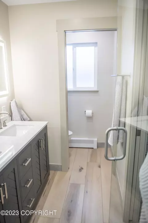 Bath - 3536 E 17th Ave, Anchorage, AK 99508 photo 5 of 13