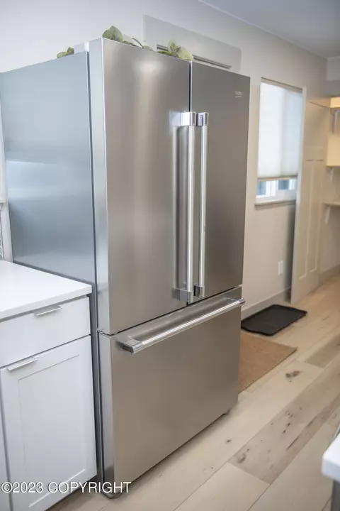 Kitchen - 3536 E 17th Ave, Anchorage, AK 99508 photo 12 of 15