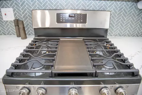 Kitchen - 3536 E 17th Ave, Anchorage, AK 99508 photo 10 of 15