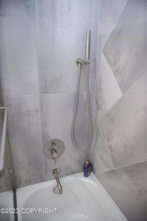 Bath - 3536 E 17th Ave, Anchorage, AK 99508 photo 13 of 13