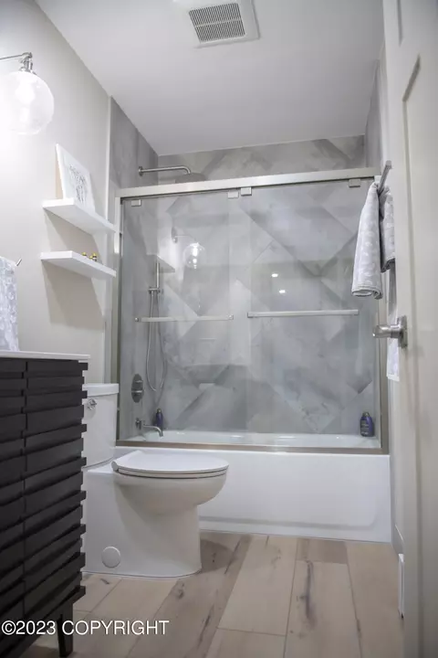Bath - 3536 E 17th Ave, Anchorage, AK 99508 photo 8 of 13