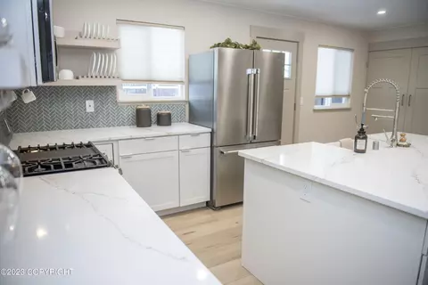 Kitchen - 3536 E 17th Ave, Anchorage, AK 99508 photo 8 of 15
