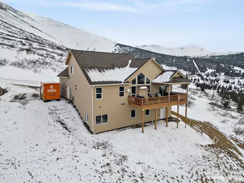 17318 Brewsters Dr, Anchorage, AK 99516