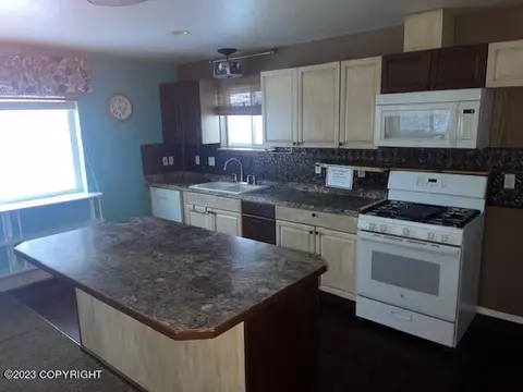 Kitchen - 22051 Upper Canyon Dr, Eagle River, AK 99577 photo 2 of 2