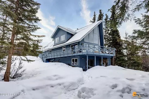 7840 Port Orford Dr, Anchorage, AK 99507