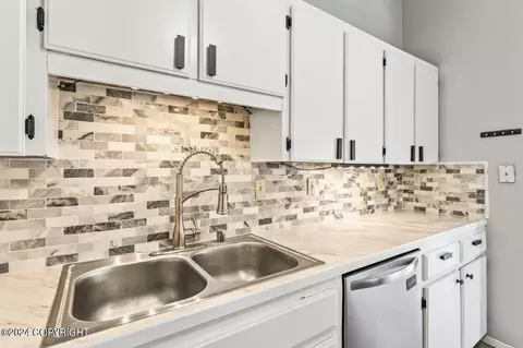 Kitchen - 18512 S Kanaga Loop, Eagle River, AK 99577 photo 2 of 4