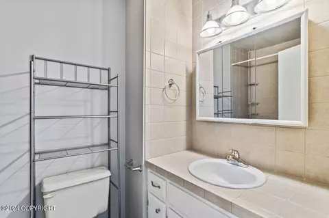 Bath - 18512 S Kanaga Loop, Eagle River, AK 99577 photo 2 of 3