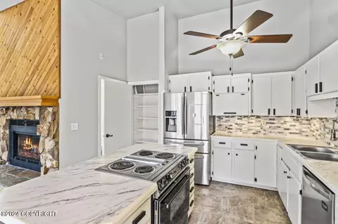 Kitchen - 18512 S Kanaga Loop, Eagle River, AK 99577 photo 4 of 4