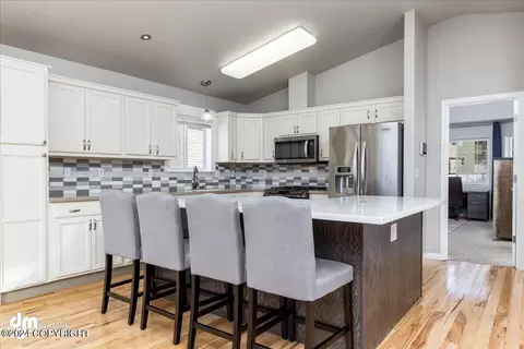 8992 Eagle River Ln, Eagle River, AK 99577 photo 10