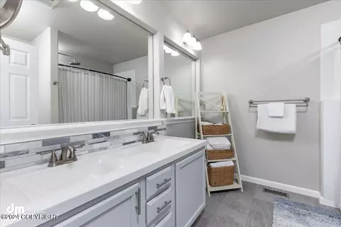 8992 Eagle River Ln, Eagle River, AK 99577 photo 21