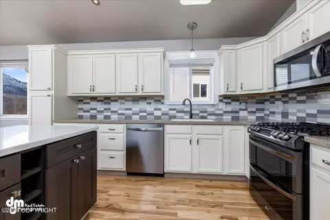8992 Eagle River Ln, Eagle River, AK 99577 photo 11