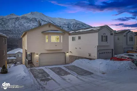 8992 Eagle River Ln, Eagle River, AK 99577