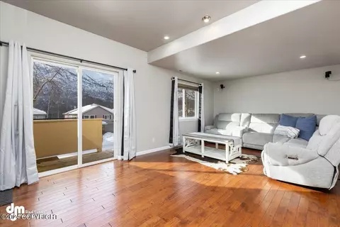 8992 Eagle River Ln, Eagle River, AK 99577 photo 16