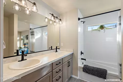 Bath - 13346 Curry Ridge Cir, Eagle River, AK 99577 photo 2 of 4