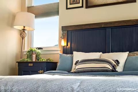 Bedroom - 13346 Curry Ridge Cir, Eagle River, AK 99577 photo 4 of 10