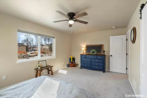 Bedroom - 13346 Curry Ridge Cir, Eagle River, AK 99577 photo 6 of 10