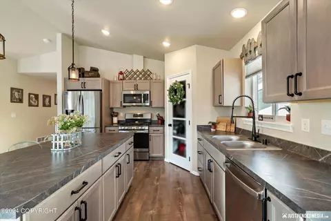 Kitchen - 13346 Curry Ridge Cir, Eagle River, AK 99577 photo 1 of 6
