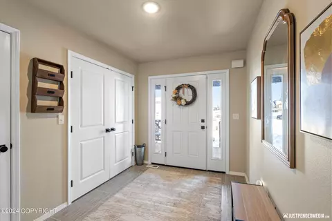 Entry Way - 13346 Curry Ridge Cir, Eagle River, AK 99577 photo 2 of 4