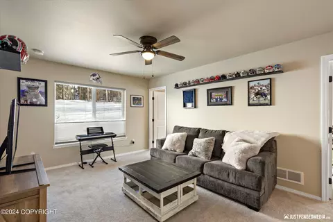 Living - 13346 Curry Ridge Cir, Eagle River, AK 99577 photo 4 of 5