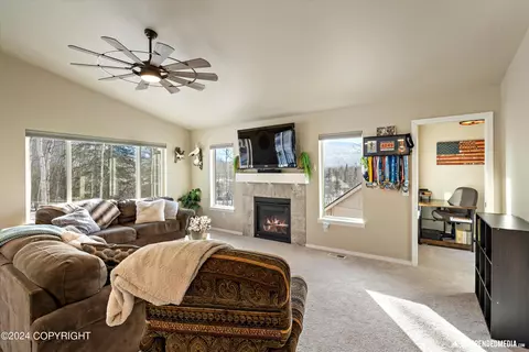 Bedroom - 13346 Curry Ridge Cir, Eagle River, AK 99577 photo 1 of 10