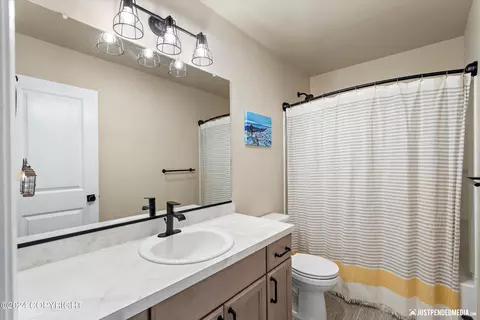 Bath - 13346 Curry Ridge Cir, Eagle River, AK 99577 photo 3 of 4