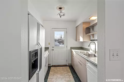 8110 E 5th Ave, Anchorage, AK 99504 photo 5