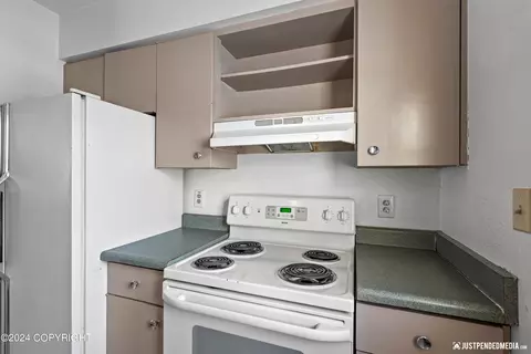 8110 E 5th Ave, Anchorage, AK 99504 photo 6