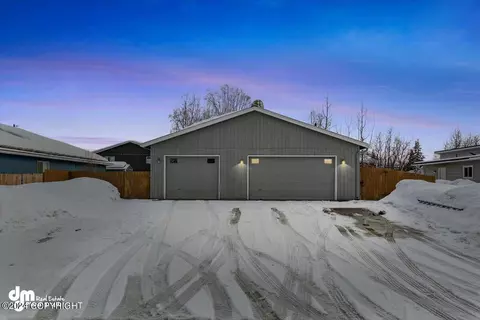 2835 Lily St, Anchorage, AK 99508
