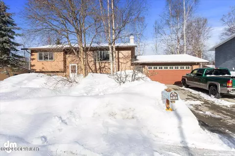 5325 E 41st Ave, Anchorage, AK 99508 photo 2