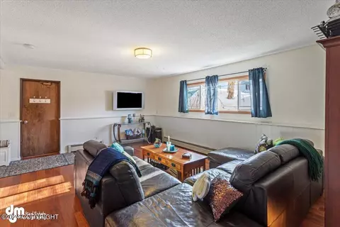 5325 E 41st Ave, Anchorage, AK 99508 photo 9