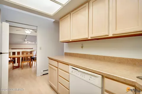 Kitchen - 1440 E St # 2, Anchorage, AK 99501 photo 4 of 4