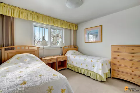 Bedroom - 1440 E St # 2, Anchorage, AK 99501 photo 4 of 5
