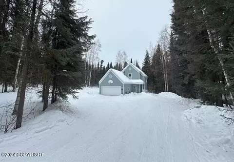 543 Yak Rd, Fairbanks, AK 99709