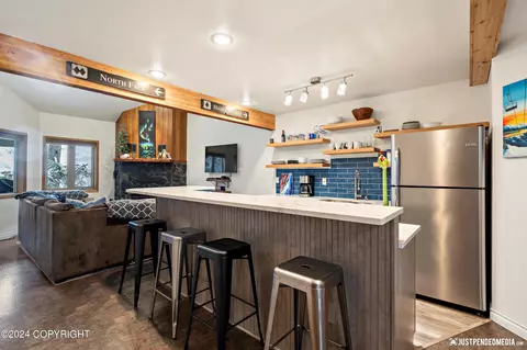 305 Crystal Mountain Rd # C-5, Girdwood, AK 99587