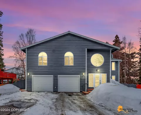 6720 Lawlor Cir, Anchorage, AK 99502