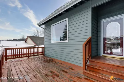 5854 Cobbler Dr, Anchorage, AK 99502 photo 5