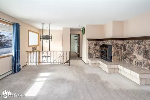 Living - 7927 E 20th Ave, Anchorage, AK 99504 photo 1 of 3