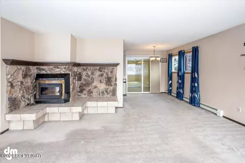 Living - 7927 E 20th Ave, Anchorage, AK 99504 photo 3 of 3