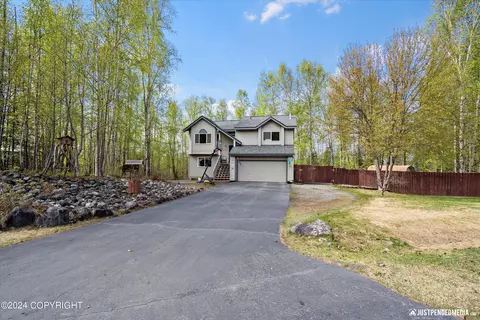 22724 Knik Vista St, Chugiak, AK 99567