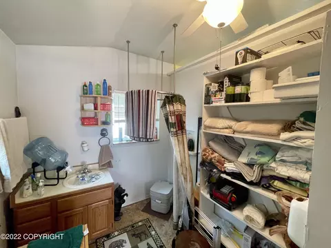 Bath - 19911 E Sparrow Hawk Cir, Willow, AK 99688 photo 2 of 2
