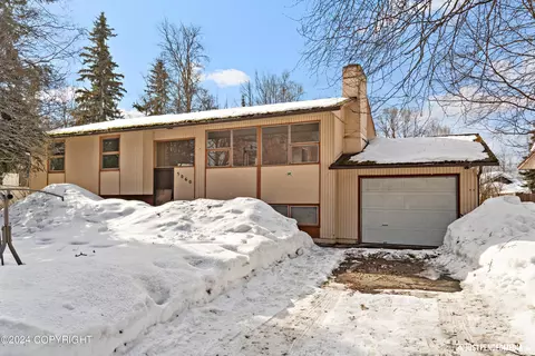 5060 Buckingham Way, Anchorage, AK 99503