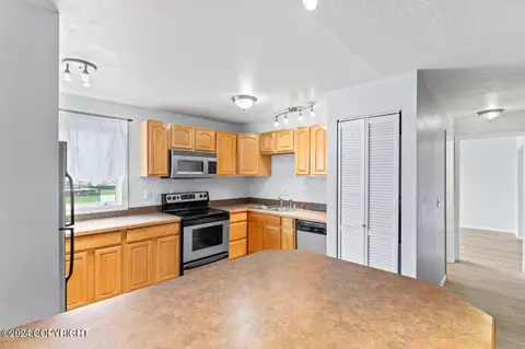 329 E 14th Ave # 5, Anchorage, AK 99501 photo 2